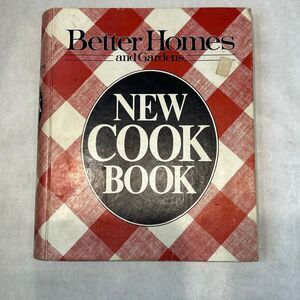 Vtg 1981 Better Homes and Gardens Cookbook Red Checkered Checked Recipe Binder